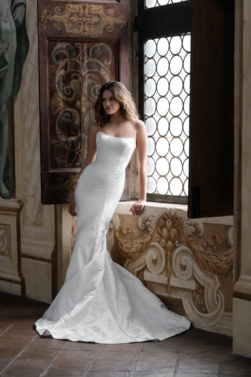 Abella bridal gown, style E515 — Concordia