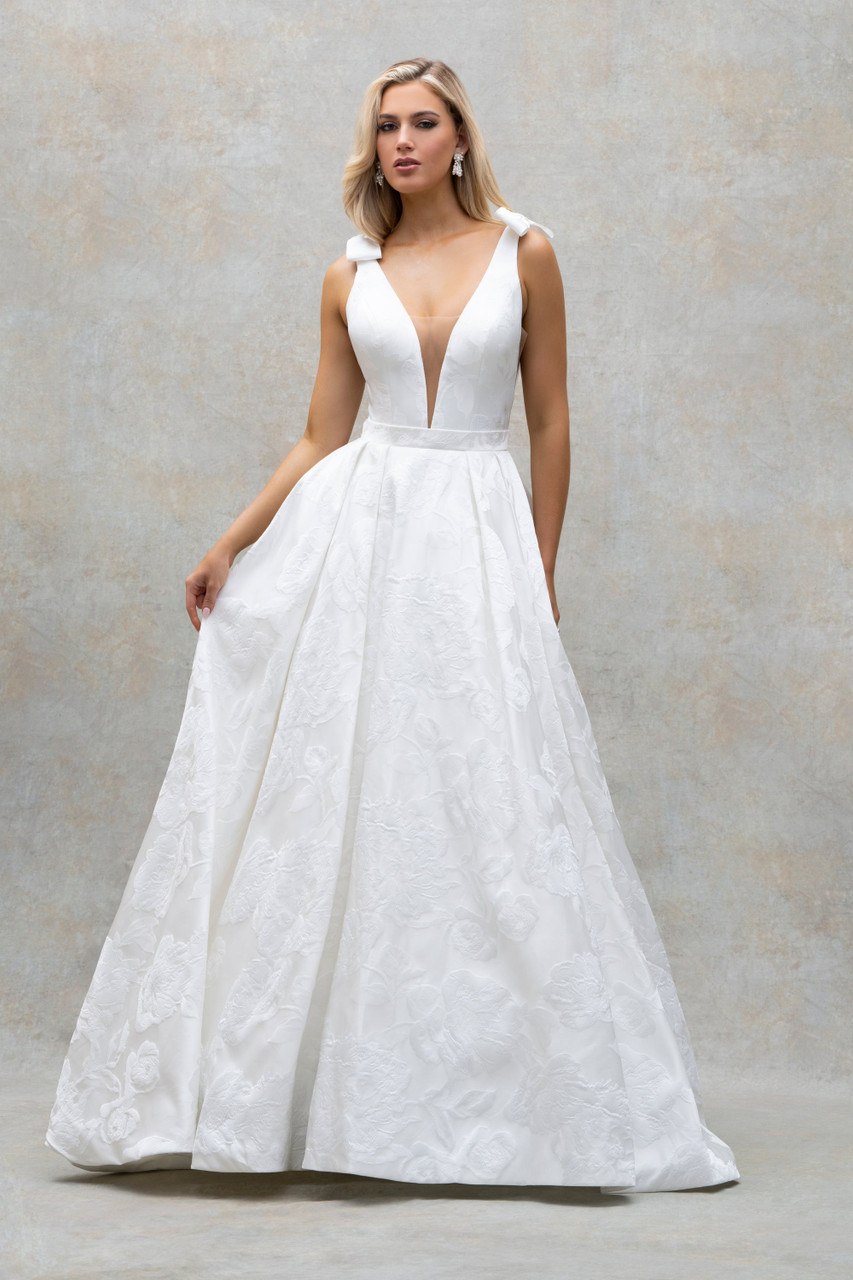 Abella bridal gown, style E516 — Pax