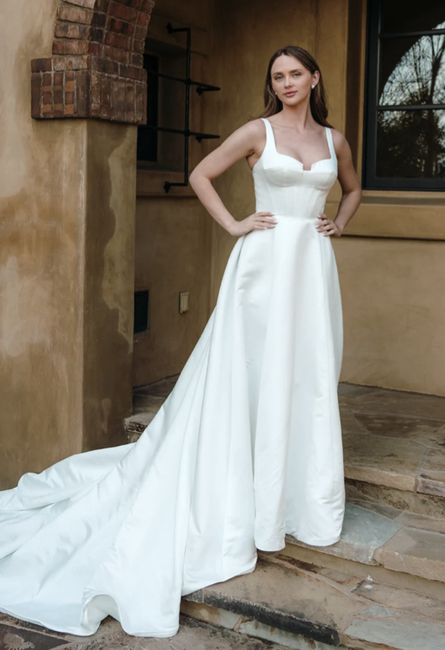  Wedding Dress