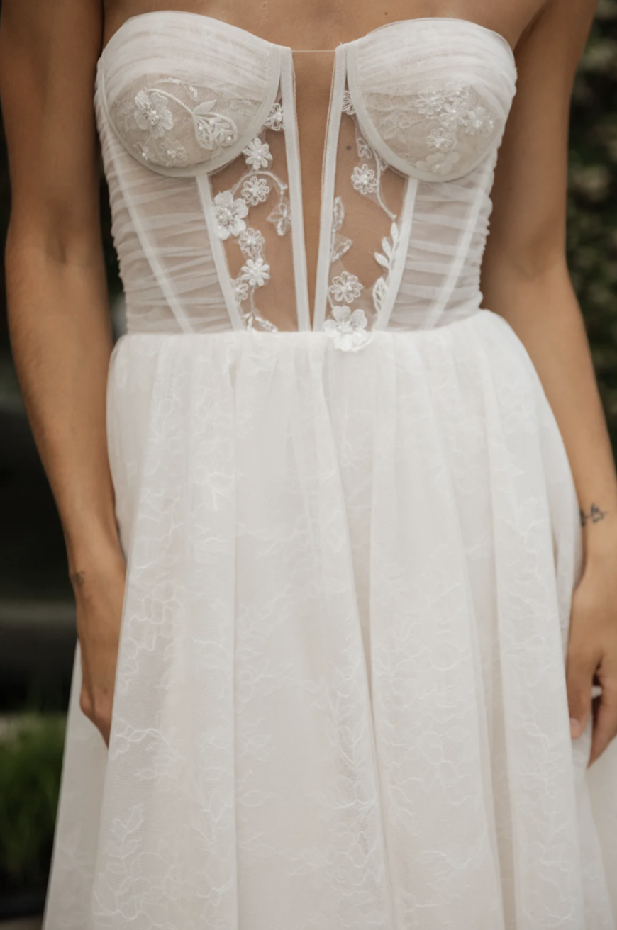  Wedding Dress