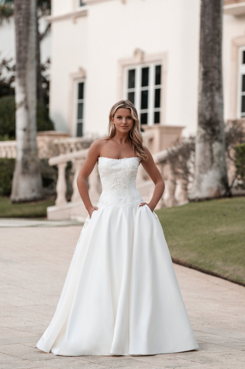 Allure Bridals bridal gown, style A1350
