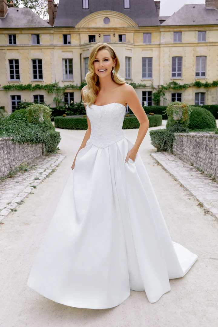 44507 Wedding Dress