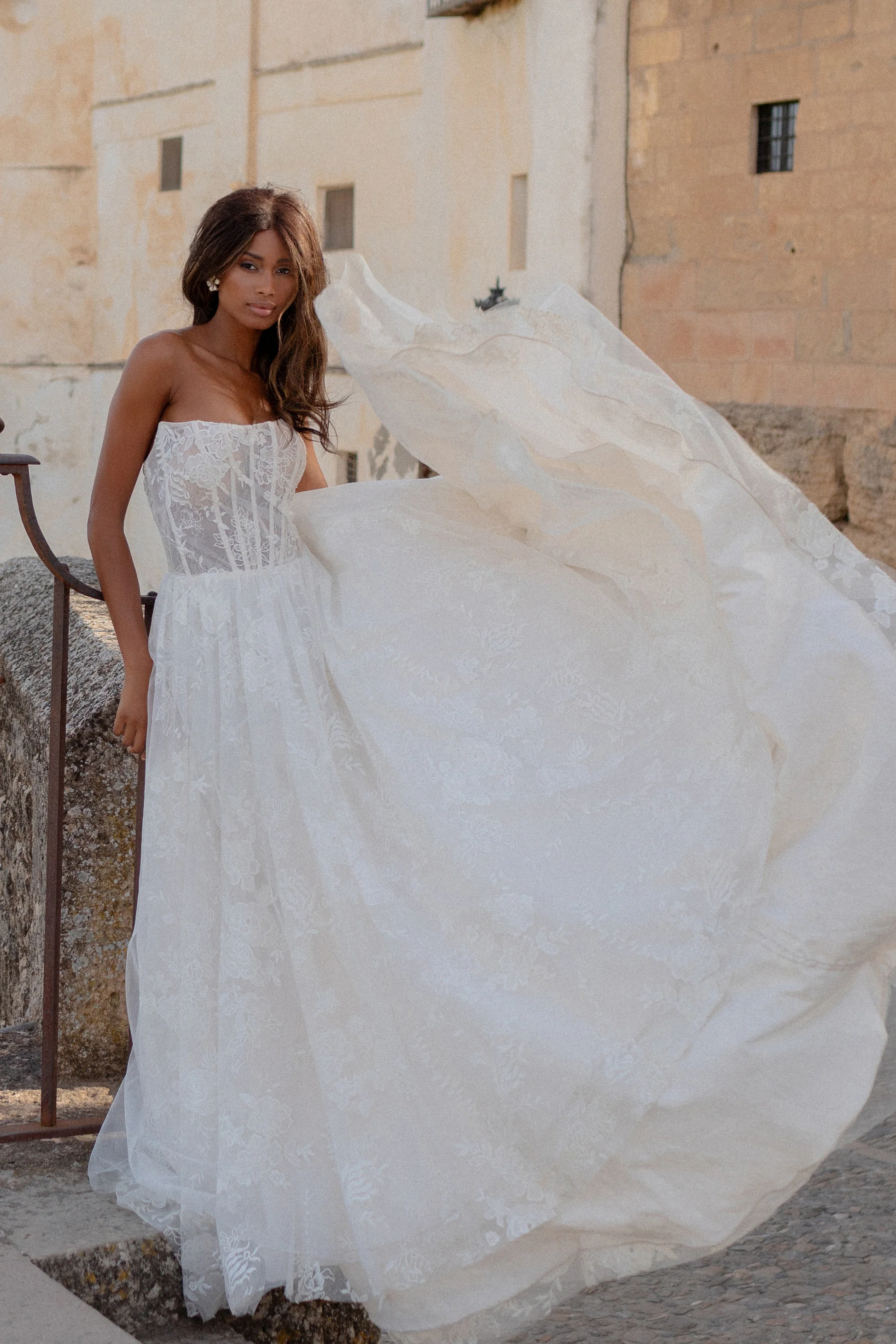 Wilderly bridal gown, style F372 — Hedy