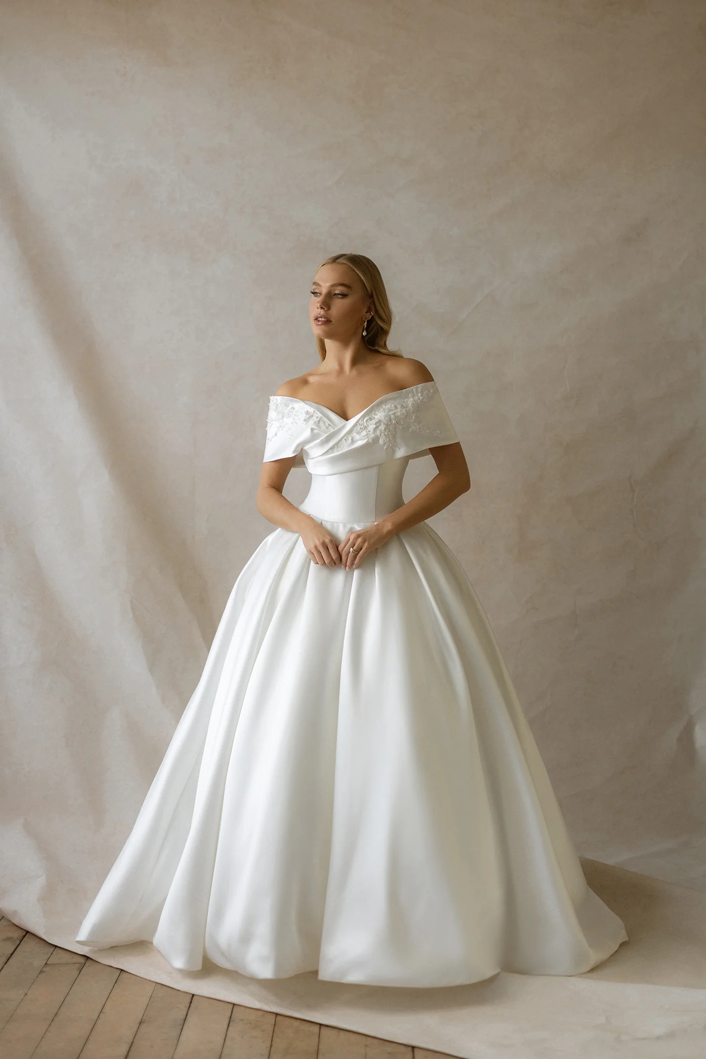 Abella bridal gown, style E566 — Brooks