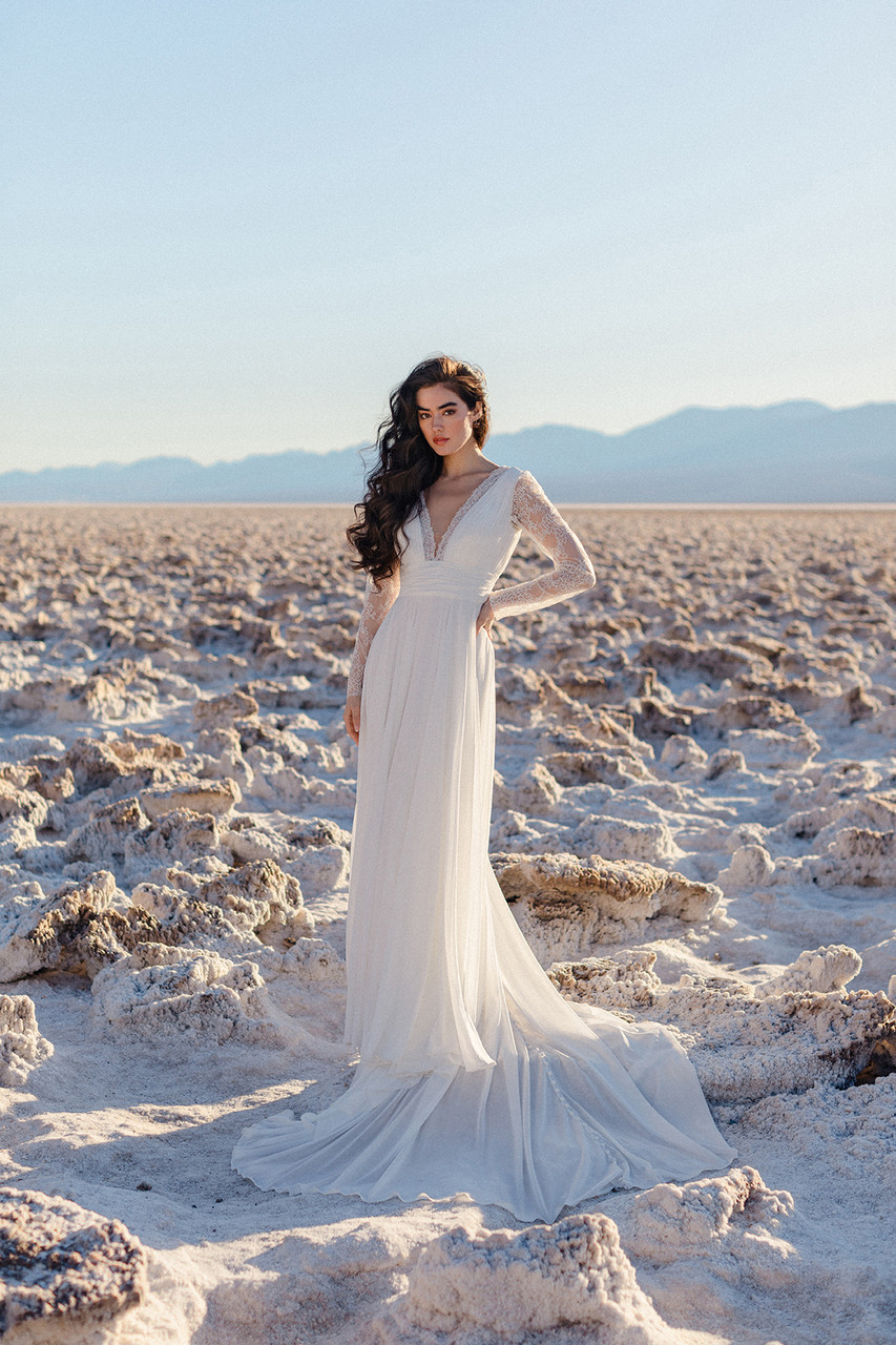 Wilderly bridal gown, style F389 — Guinevere