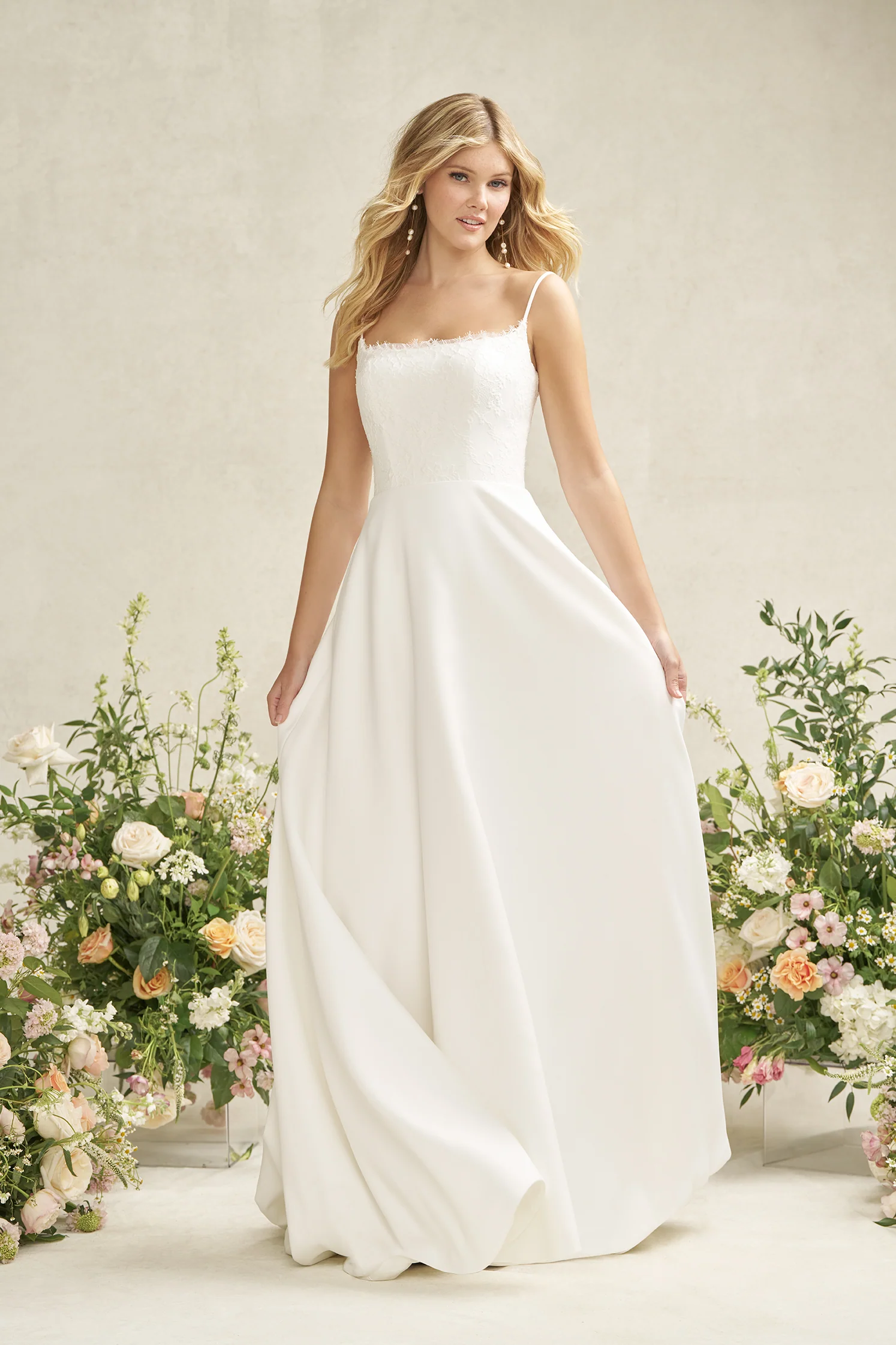 Allure Romance bridal gown, style R3915