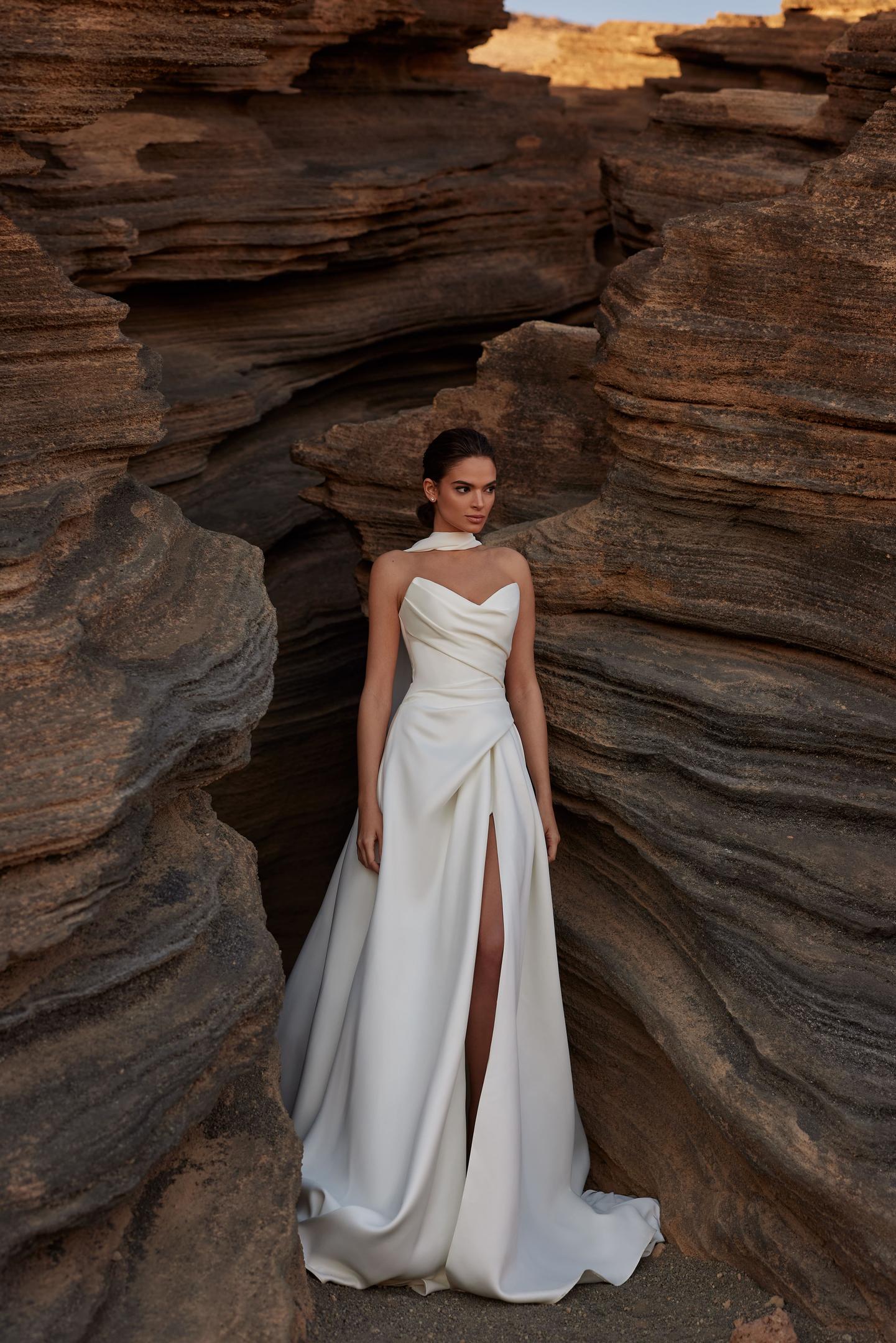 Milla Nova bridal gown, style Danessa